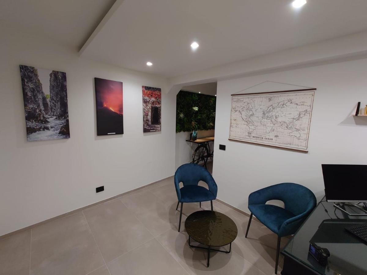 Don Turi - Charming Room Giardini Naxos Esterno foto