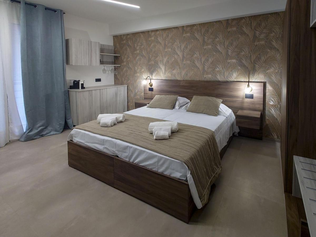 Don Turi - Charming Room Giardini Naxos Esterno foto